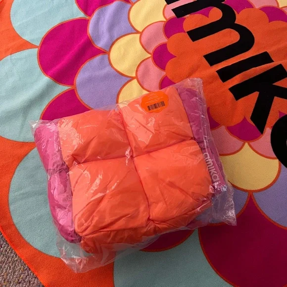 Amika Tote Bag with Pink and Orange Accents - Picture 7 of 8